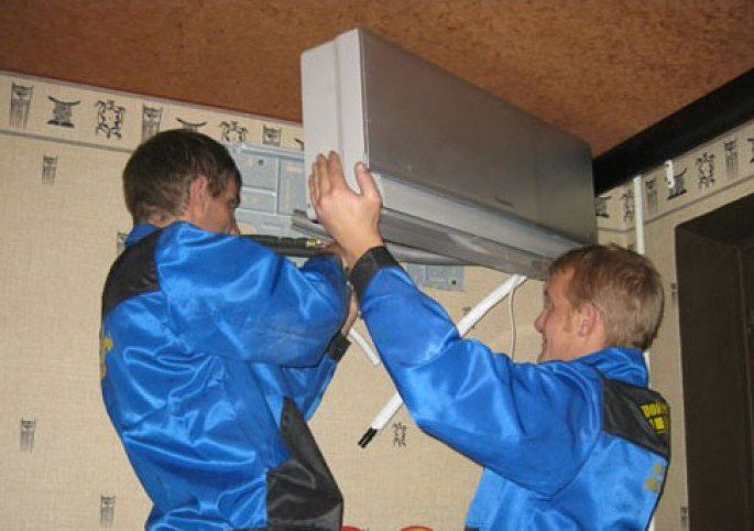 Dove installare un condizionatore d'aria in un appartamento: installazione di finestre, pavimenti, pareti e altri condizionatori d'aria