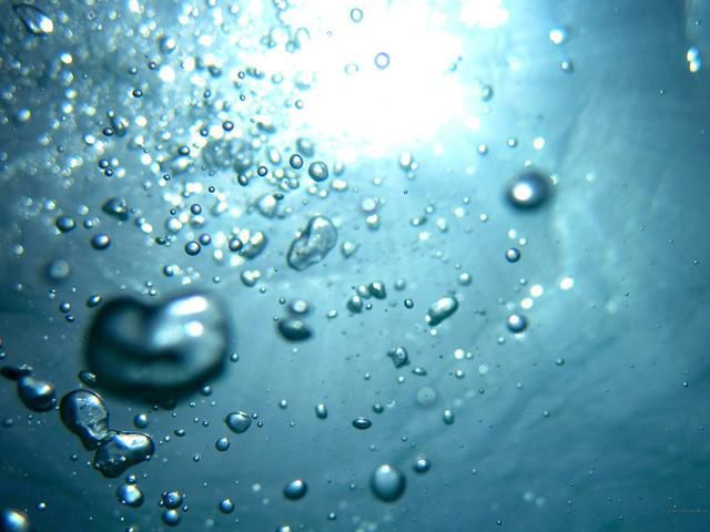 Leitungswasser enthält Luft