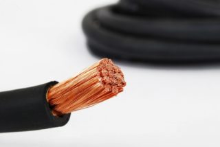 The cable cross-section must withstand the loads generated by the electric stove
